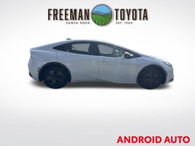 Used 2024 Toyota Prius LE FWD image 4