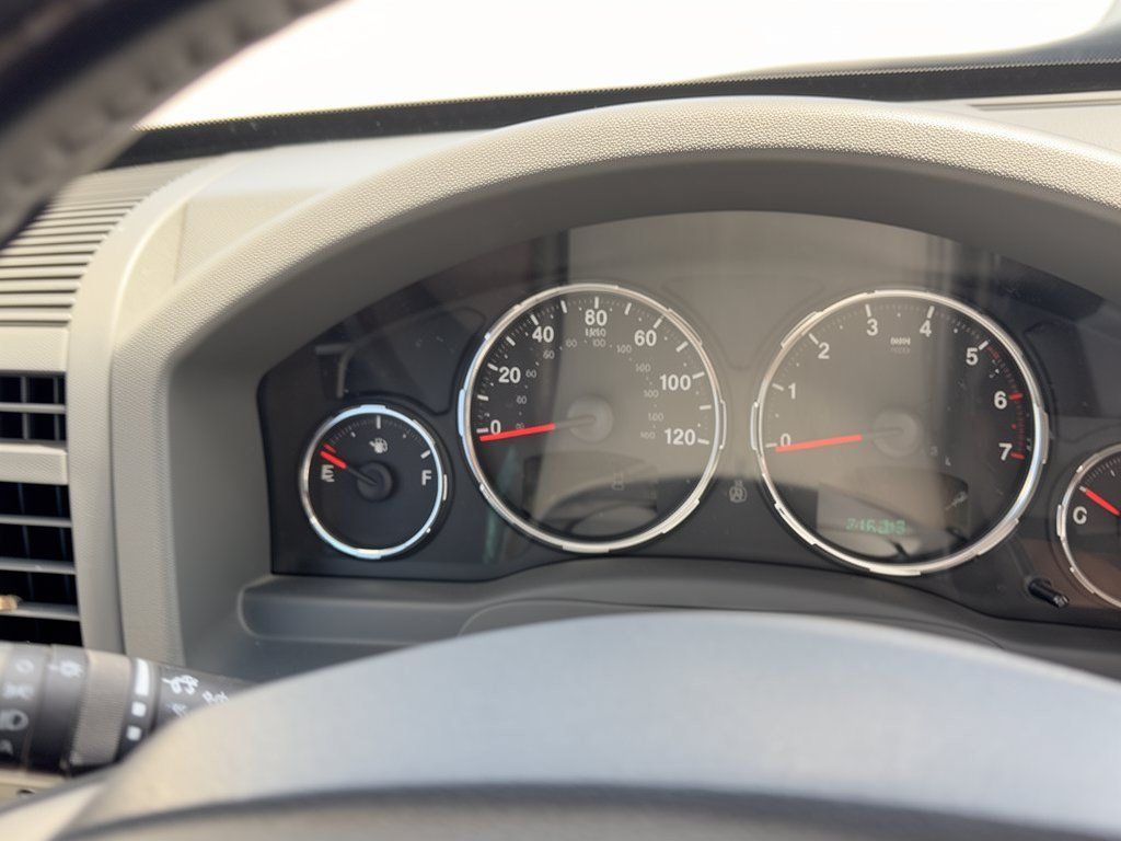 Used 2008 Jeep Liberty Limited w/ Premium Group II AWD/4WD image 26