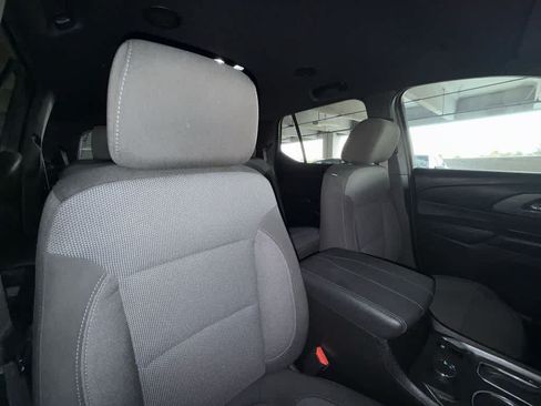 Used 2023 Chevrolet Traverse LT FWD image 27