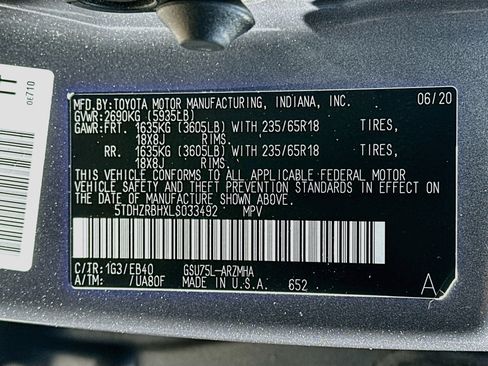 Used 2020 Toyota Highlander XLE AWD/4WD image 12