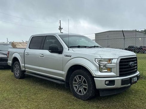 Used 2017 Ford F150 XLT w/ Equipment Group 302A Luxury RWD image 13