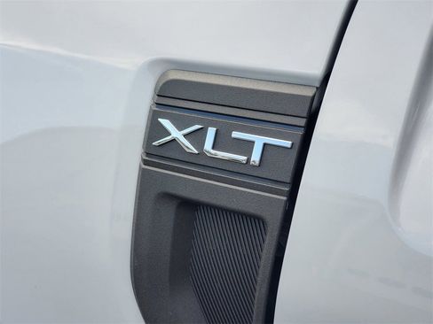 New 2025 Ford Maverick XLT w/ XLT Luxury Package image 31