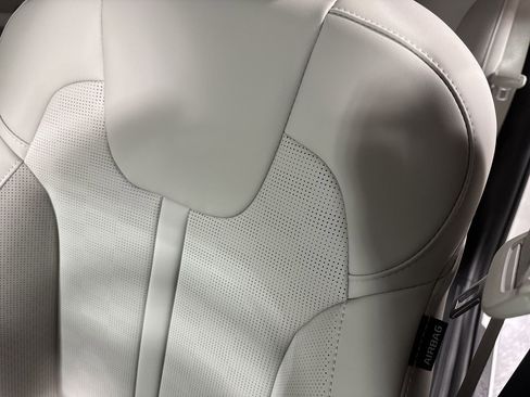 New 2025 Kia Sorento EX image 16