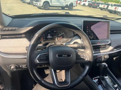 Used 2022 Jeep Compass Latitude AWD/4WD image 17