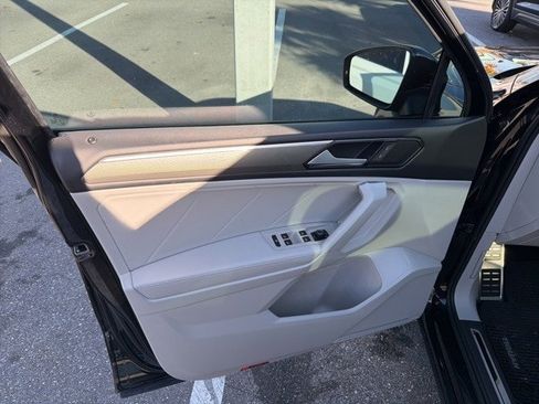 Certified 2023 Volkswagen Tiguan SE R-Line image 17