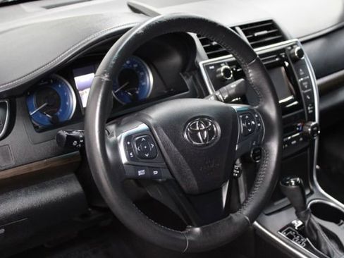 Used 2015 Toyota Camry XLE image 12