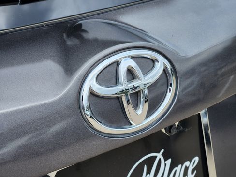 Used 2015 Toyota RAV4 LE image 12