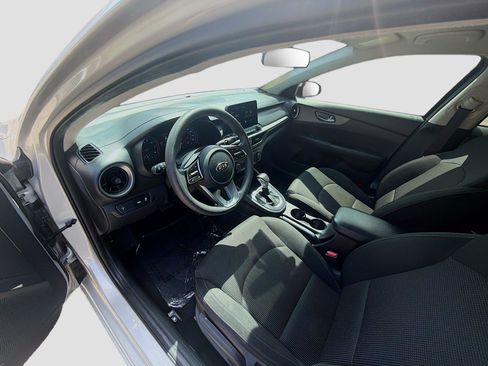 Used 2021 Kia Forte LXS FWD image 7