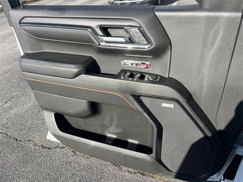 Used 2022 GMC Sierra 1500 AT4 w/ Technology Package image 15