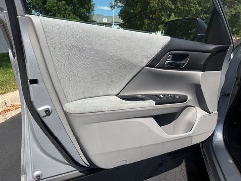 Used 2013 Honda Accord LX image 24
