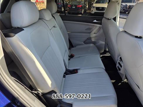 Used 2023 Volkswagen Tiguan SE image 31