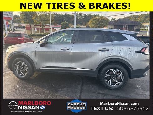 Used 2024 Kia Sportage LX image 4