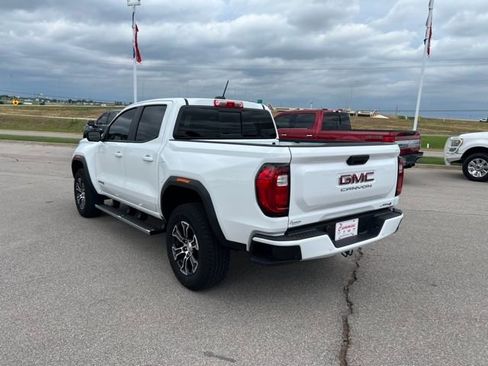 Used 2024 GMC Canyon AT4 w/ AT4 Premium Package image 7