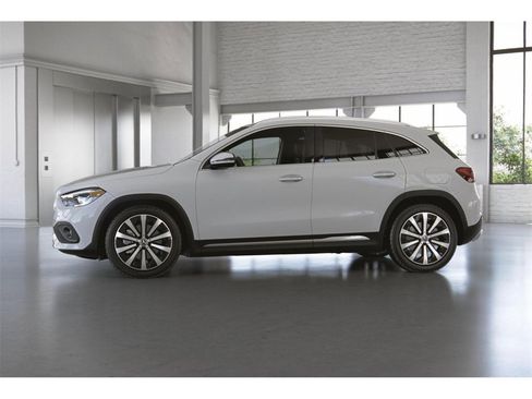 Used 2022 Mercedes-Benz GLA 250 4MATIC image 36