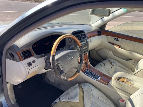 Used 2003 Lexus LS 430 RWD image 16
