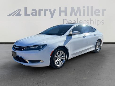 Used 2015 Chrysler 200 Limited w/ Convenience Group image 1