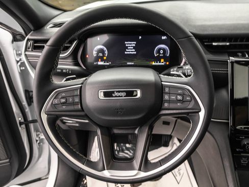 Used 2023 Jeep Grand Cherokee L Laredo AWD/4WD image 24
