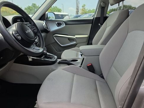 Certified 2025 Kia Soul LX w/ LX Technology Package FWD image 14