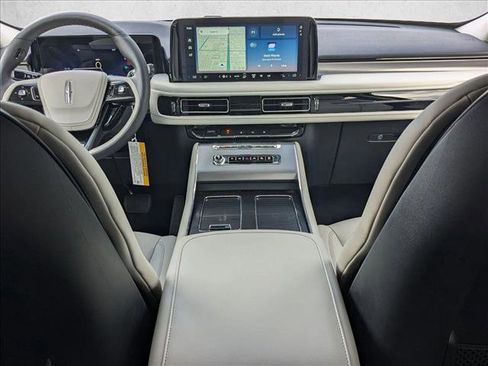 New 2025 Lincoln Aviator 2WD w/ Jet Appearance Package image 15