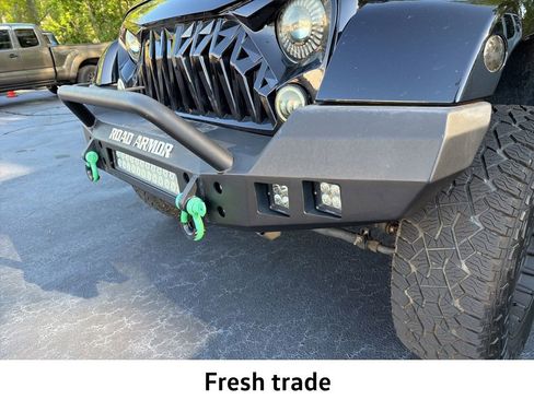 Used 2014 Jeep Wrangler Unlimited Sport image 2