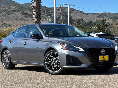 Used 2023 Nissan Altima 2.0 SR image 2