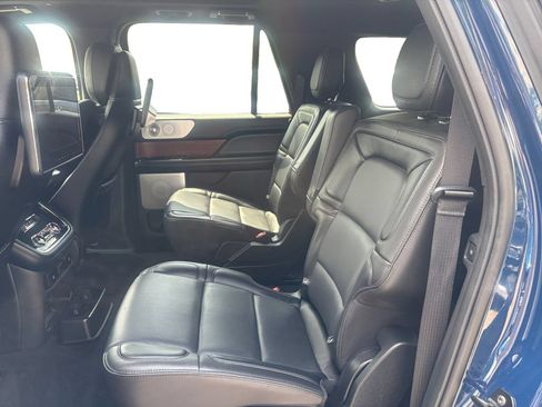 Used 2018 Lincoln Navigator L Reserve w/ Technology Package AWD/4WD image 13