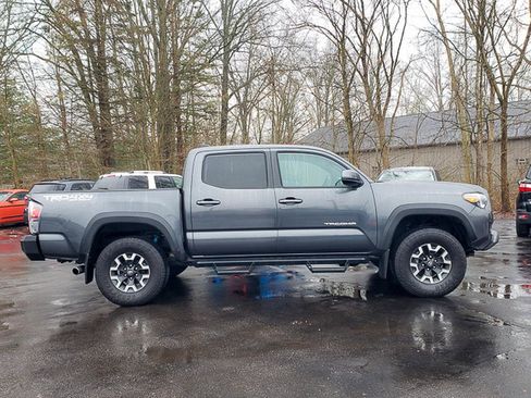 Used 2023 Toyota Tacoma TRD Off-Road image 4