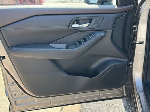 Certified 2023 Nissan Rogue SL w/ SL Premium Package AWD/4WD image 13