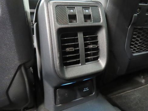 Used 2025 Ford Bronco Badlands w/ Sasquatch Package AWD/4WD image 17