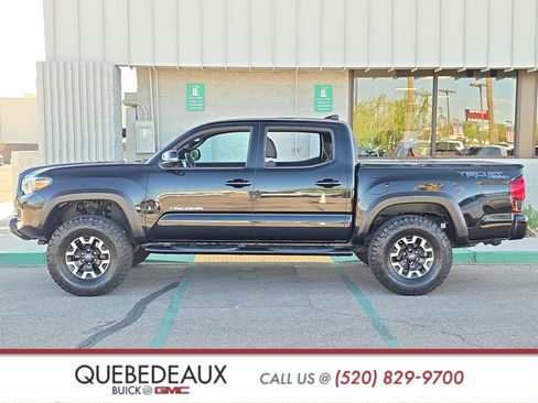 Used 2018 Toyota Tacoma TRD Off-Road w/ Technology Package RWD image 4