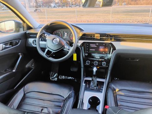 Used 2020 Volkswagen Passat 2.0T S image 10