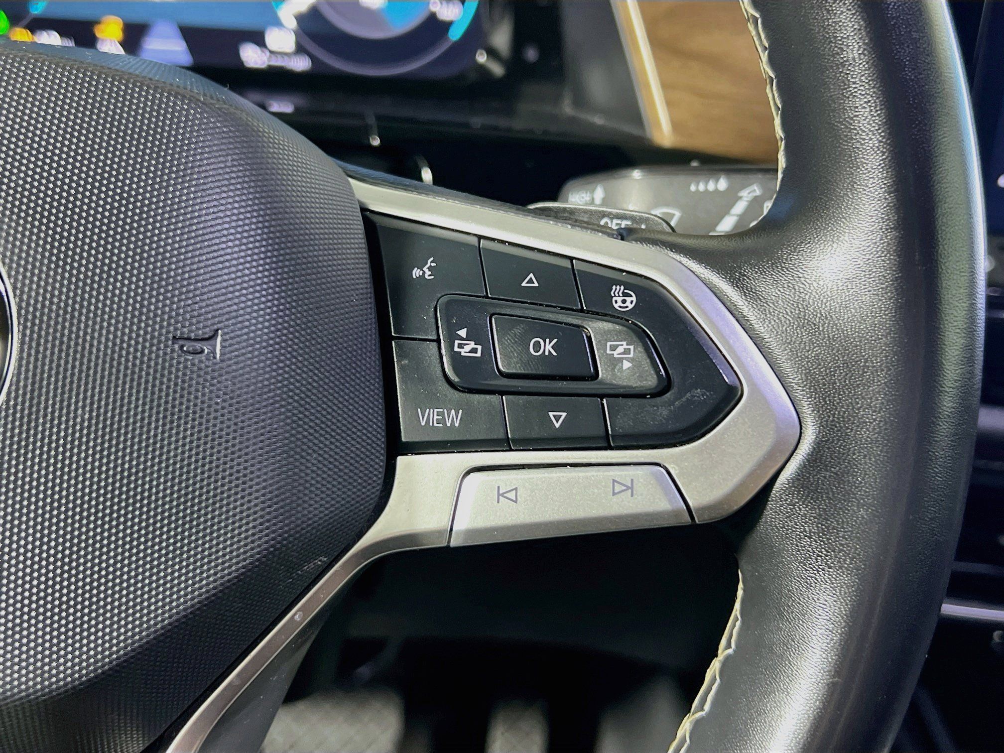 Used 2024 Volkswagen Atlas SE AWD/4WD image 19