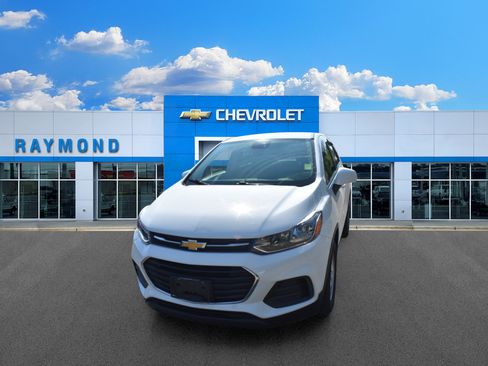 Used 2020 Chevrolet Trax LS w/ Tint and Cruise Package FWD image 7