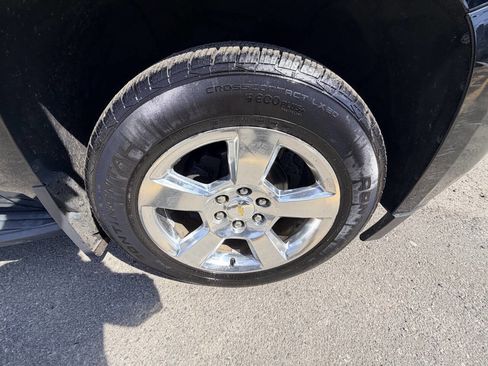 Used 2016 Chevrolet Suburban LT image 45