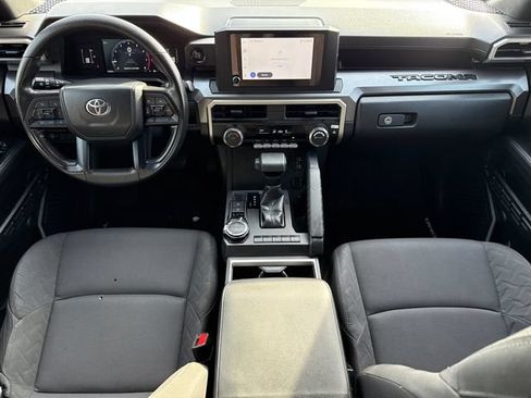 Used 2025 Toyota Tacoma SR5 AWD/4WD image 11