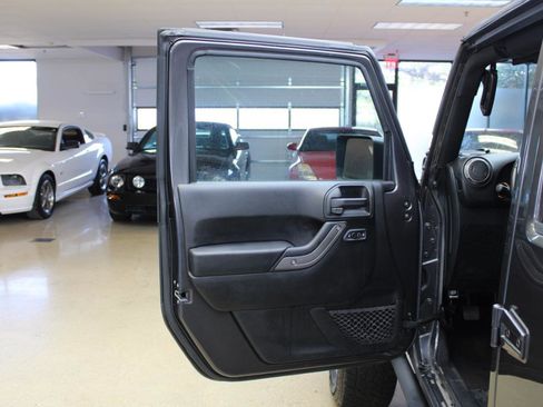 Used 2018 Jeep Wrangler Unlimited Sport S AWD/4WD image 27