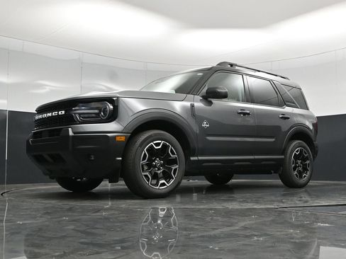Used 2025 Ford Bronco Sport Outer Banks AWD/4WD image 47
