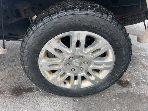 Used 2013 Ford F150 Platinum image 9