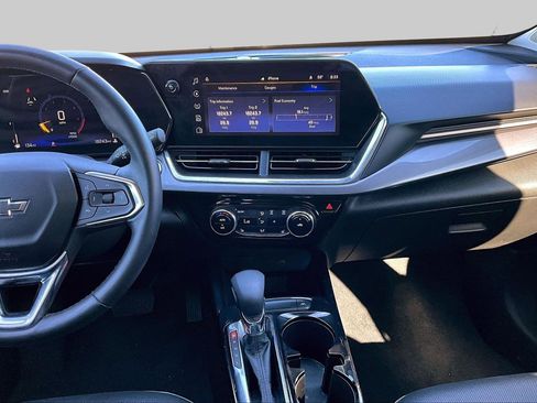 Used 2025 Chevrolet Trax ACTIV w/ Driver Confidence Package image 6