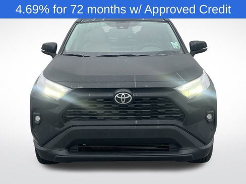 Used 2025 Toyota RAV4 XLE Premium image 4