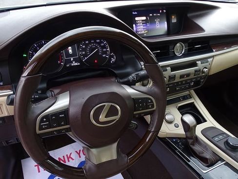 Used 2018 Lexus ES 350 w/ Premier Package FWD image 28