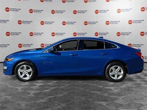 Used 2023 Chevrolet Malibu LT image 2