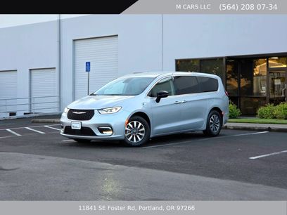 Used 2024 Chrysler Pacifica Limited