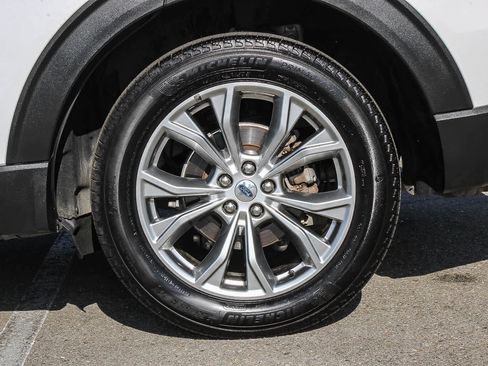 Used 2022 Ford Explorer Limited w/ Equipment Group 301A AWD/4WD image 10