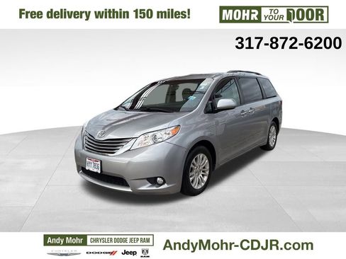 Used 2017 Toyota Sienna XLE image 3
