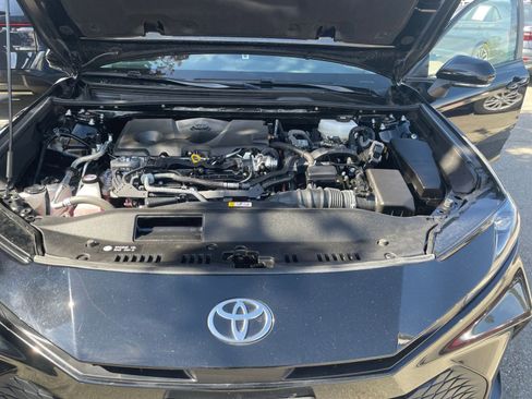 Used 2025 Toyota Camry LE image 31