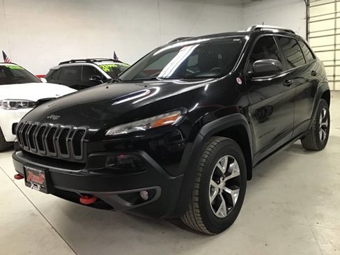 Used 2015 Jeep Cherokee Trailhawk w/ Comfort/Convenience Group AWD/4WD image 1