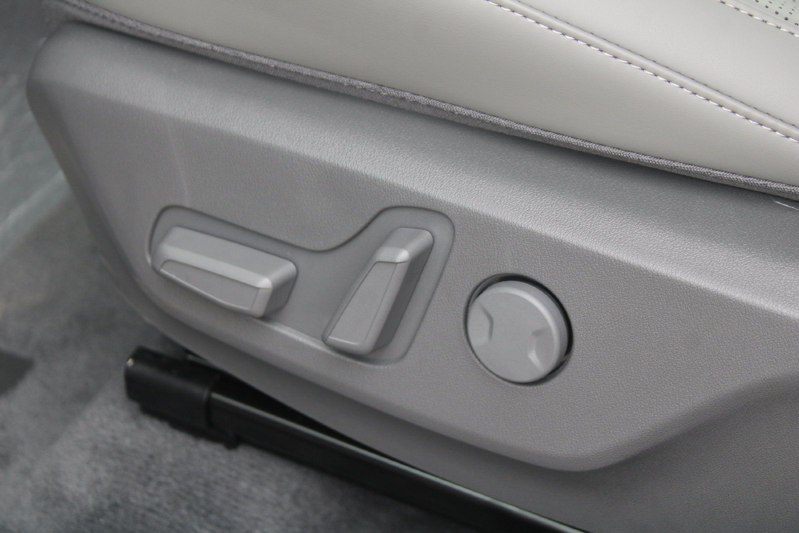 New 2027 Kia EV3 Wind FWD image 22