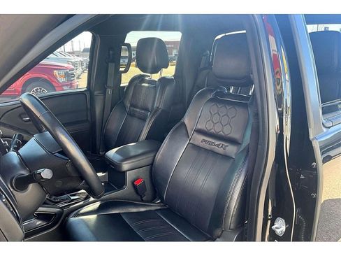 Used 2022 Nissan Frontier PRO-4X w/ Pro-4X Premium Package image 28