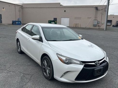 Used 2017 Toyota Camry SE image 7